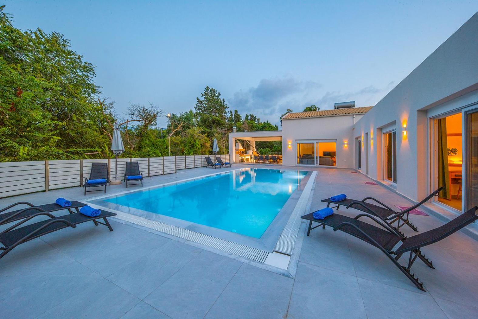 Villa Ami, Roda, Corfu: 10 Guests, Heated Pool, Private Mini Golf, Pool Table & More!! Exteriör bild