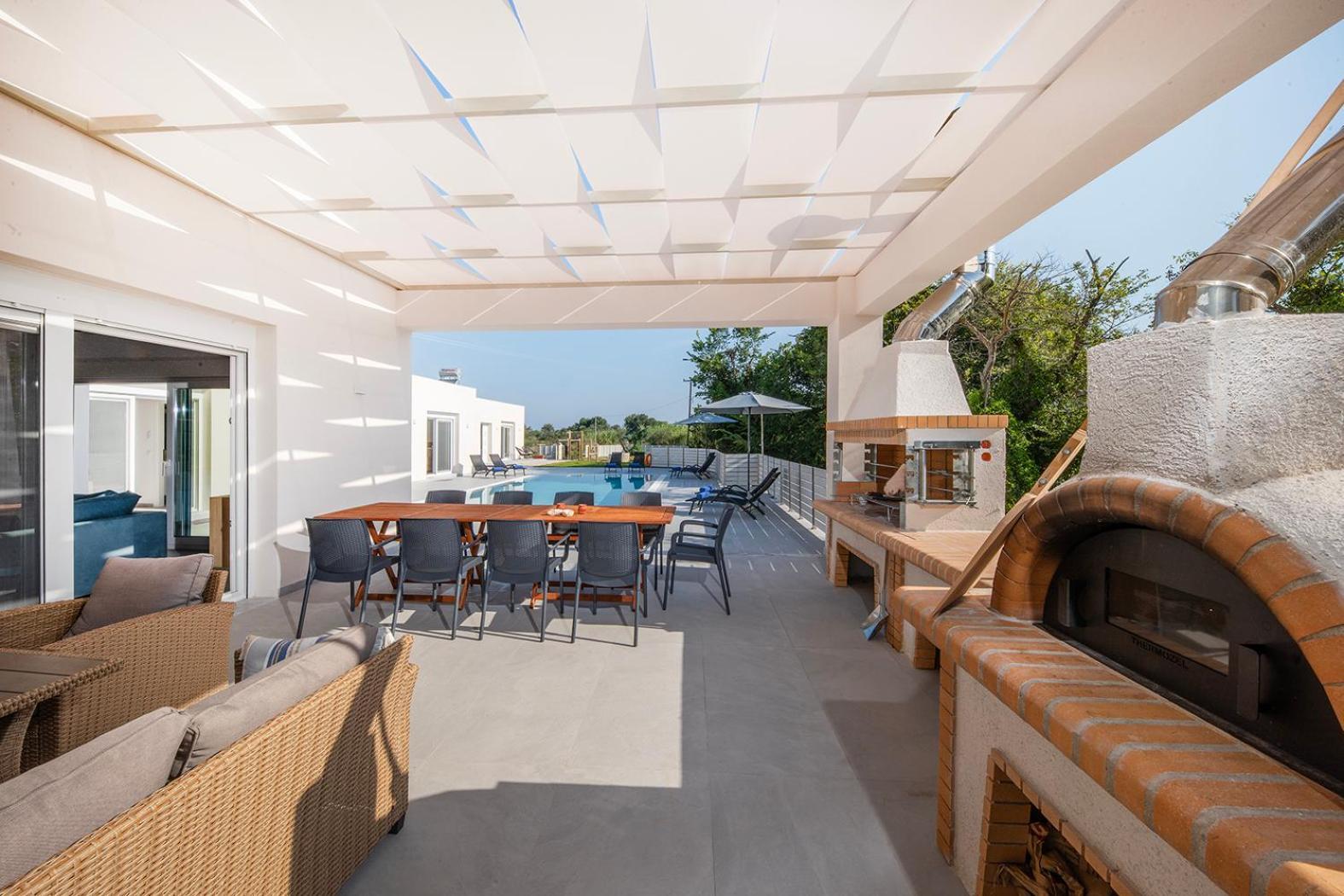 Villa Ami, Roda, Corfu: 10 Guests, Heated Pool, Private Mini Golf, Pool Table & More!! Exteriör bild