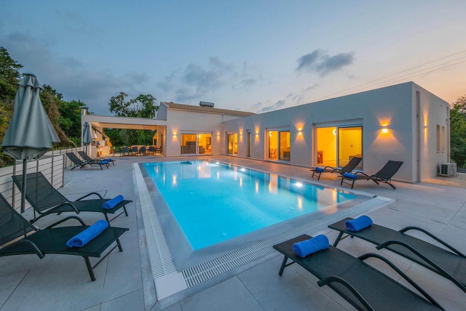 Villa Ami, Roda, Corfu: 10 Guests, Heated Pool, Private Mini Golf, Pool Table & More!! Exteriör bild