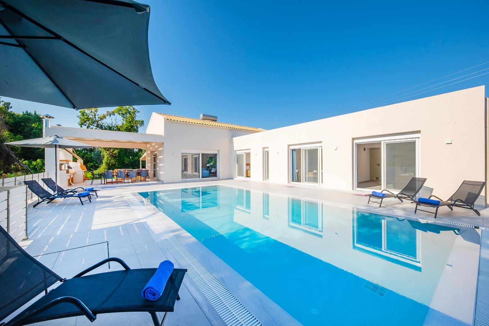Villa Ami, Roda, Corfu: 10 Guests, Heated Pool, Private Mini Golf, Pool Table & More!! Exteriör bild