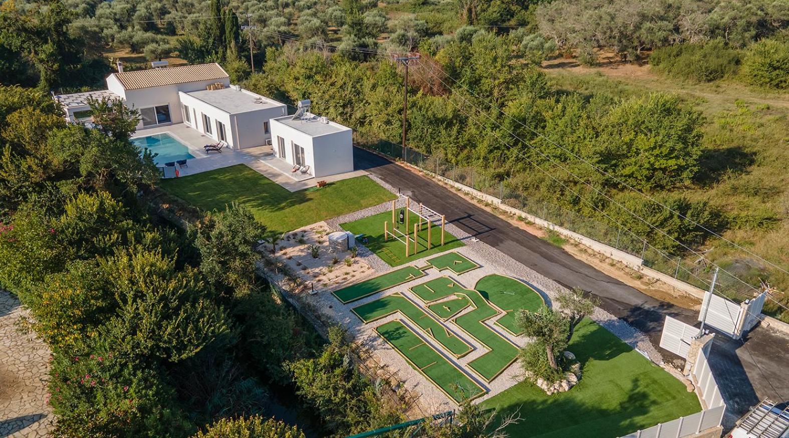 Villa Ami, Roda, Corfu: 10 Guests, Heated Pool, Private Mini Golf, Pool Table & More!! Exteriör bild