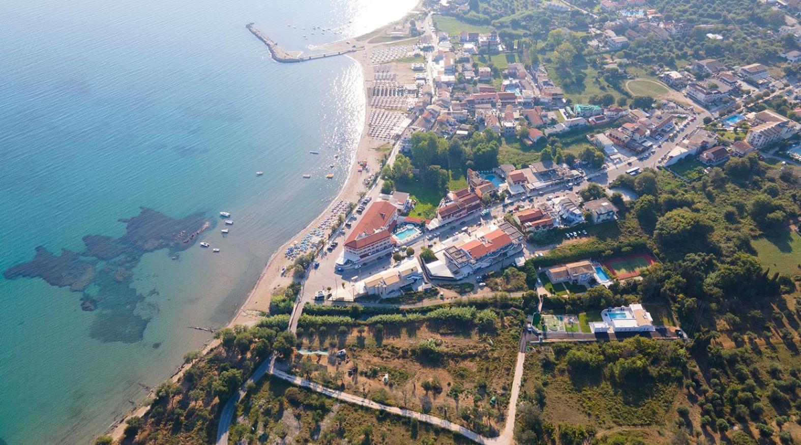 Villa Ami, Roda, Corfu: 10 Guests, Heated Pool, Private Mini Golf, Pool Table & More!! Exteriör bild
